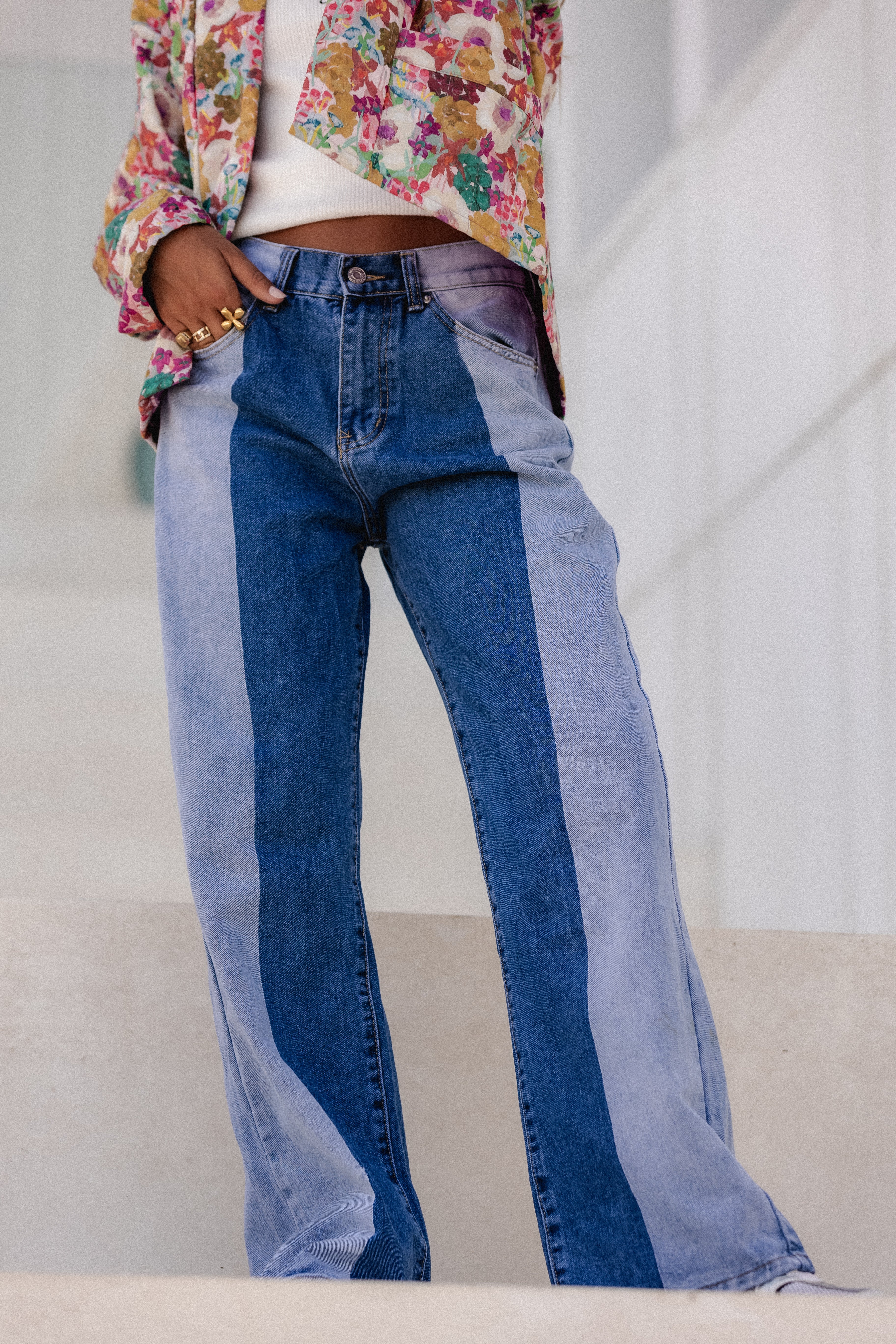 TWO- TONES JEANS