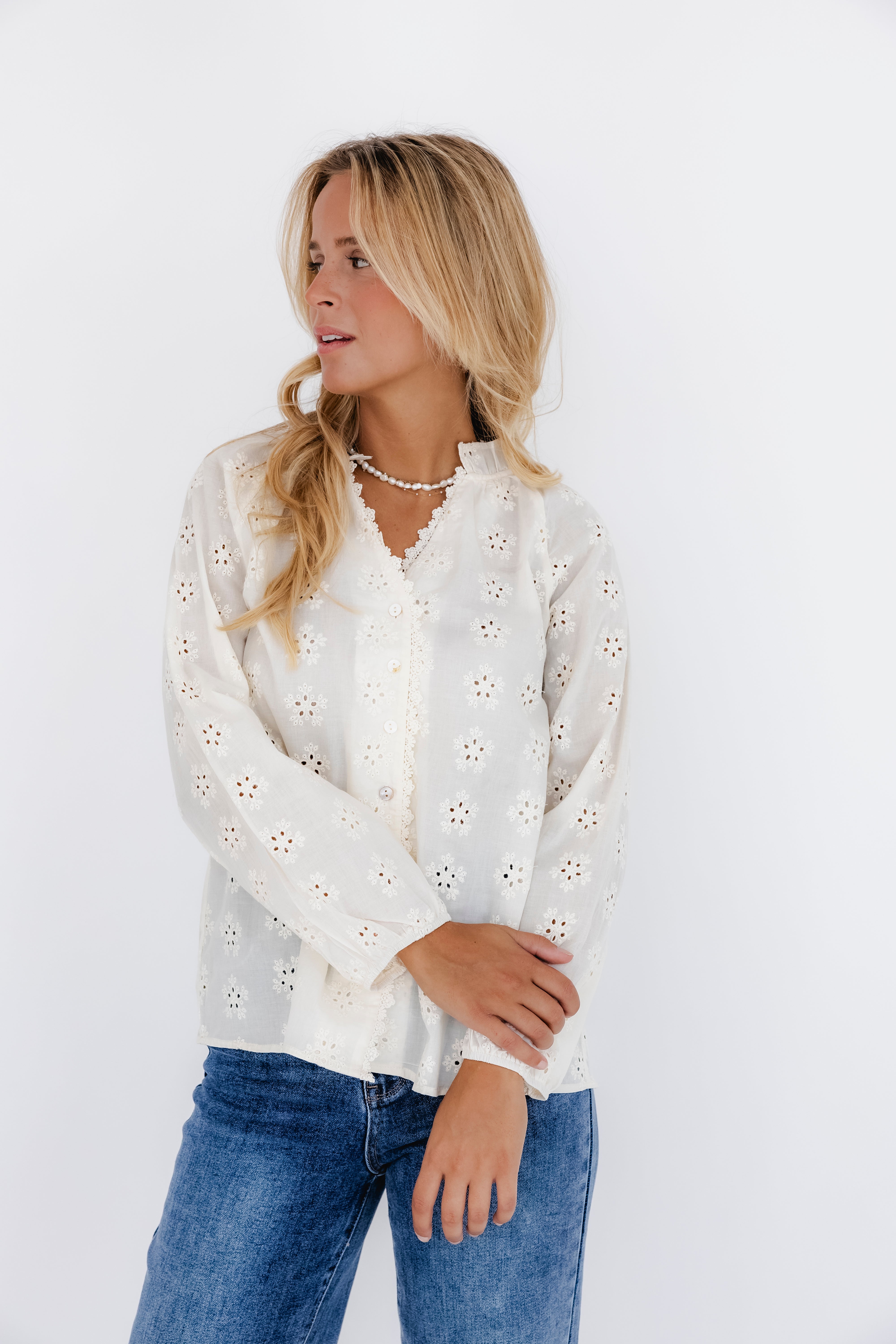 EMBROIDERY BEIGE BLOUSE