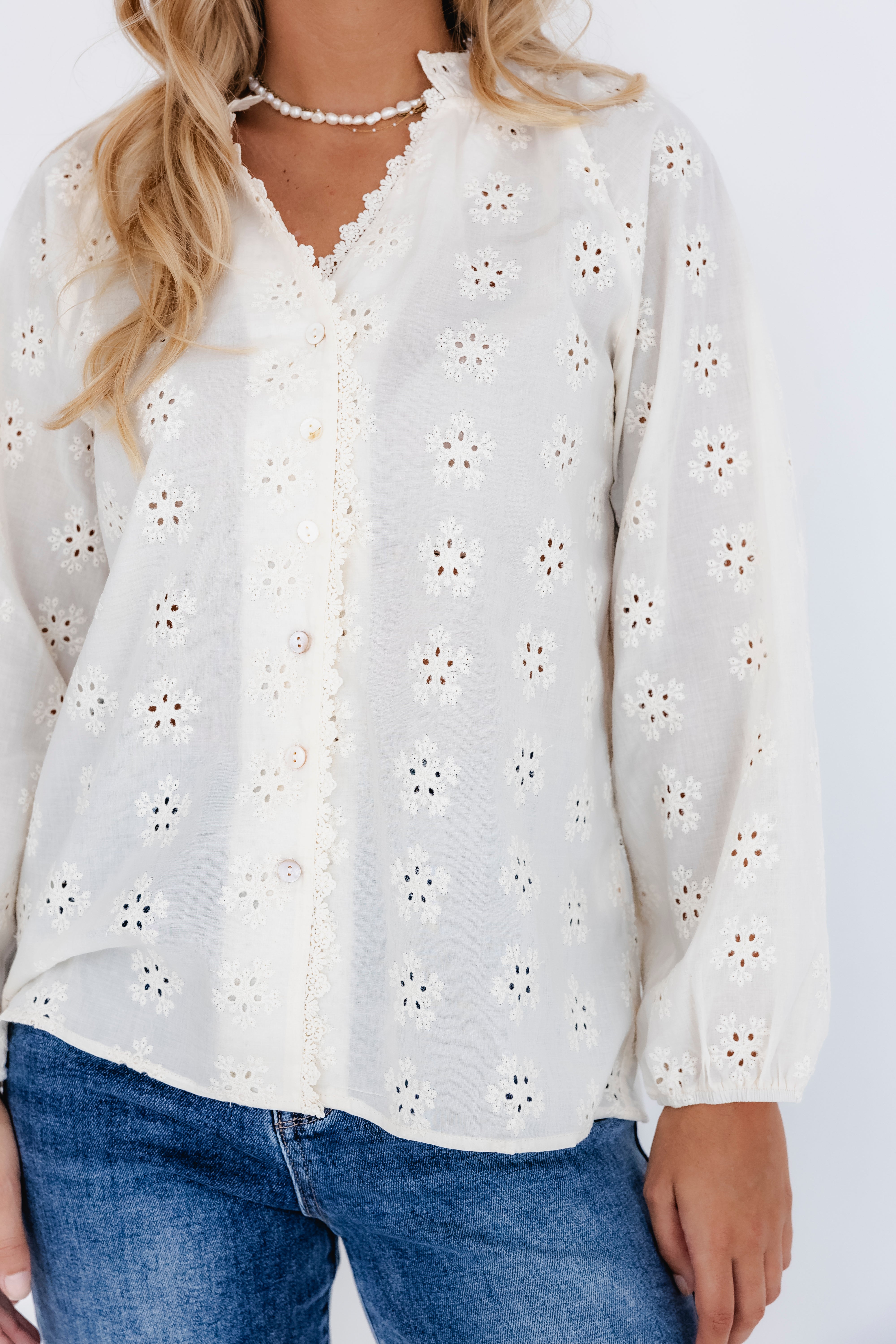 EMBROIDERY BEIGE BLOUSE