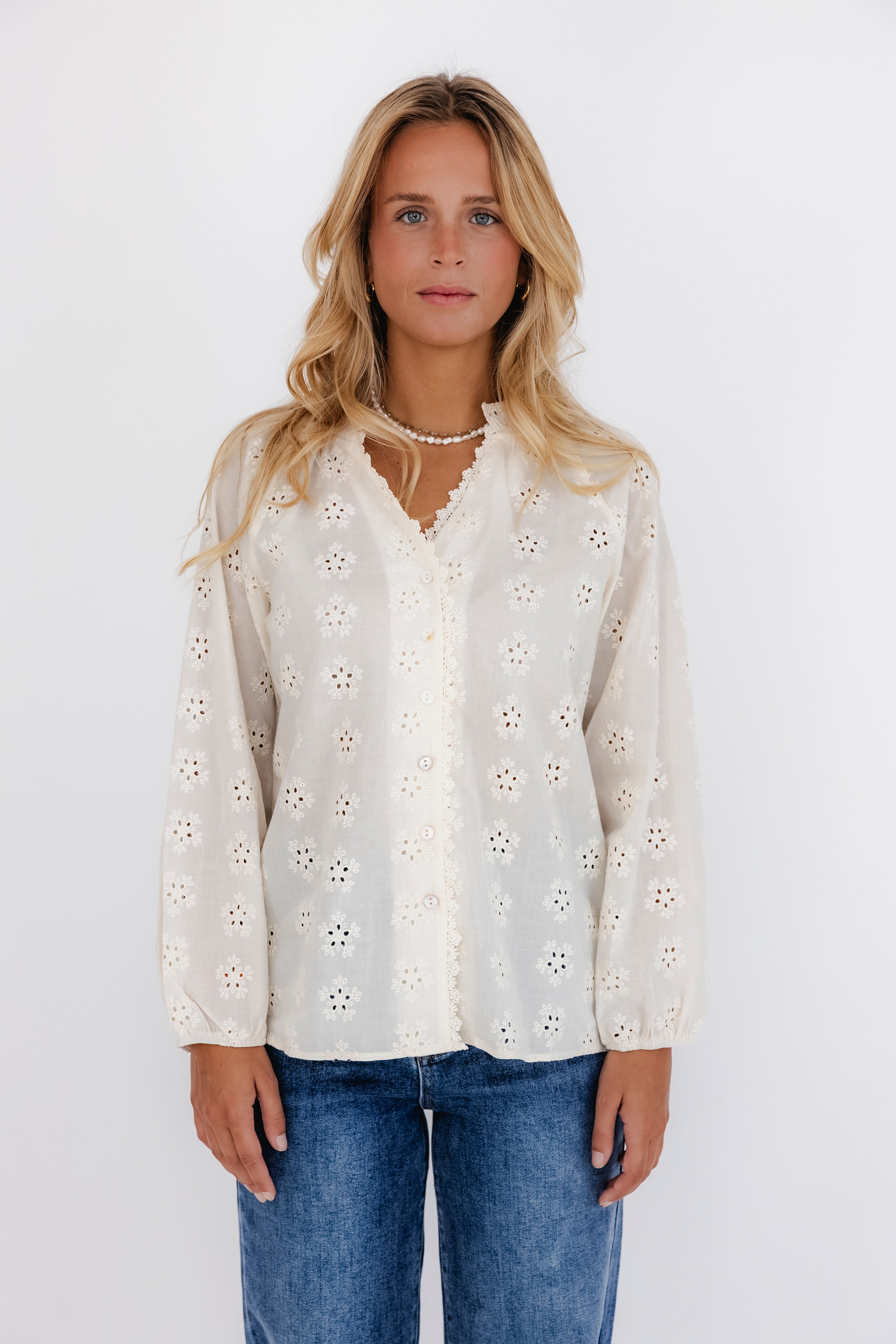 EMBROIDERY BEIGE BLOUSE